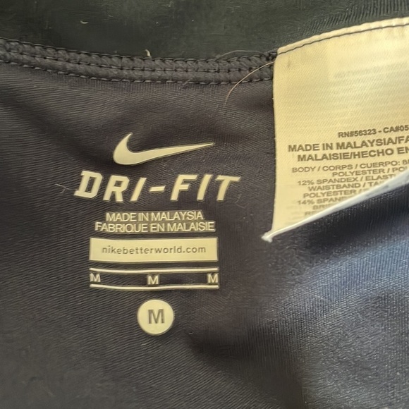 NIKE Dri Fit Running Shorts Size Medium - Picture 9 of 10